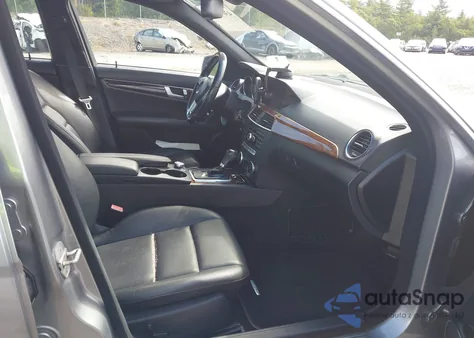 2013 Mercedes-Benz C 300 Sport 4Matic из США, поврежденный, VIN WDDGF8AB5DR267072